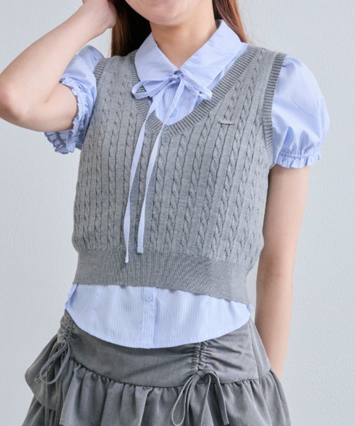 OLIVE des OLIVE（オリーブデオリーブ）の「シャツ×ケーブルベストセット（シャツ/ブラウス・レディース・ベージュ/ネイビー/トップグレー・FREE）」の2枚目の写真