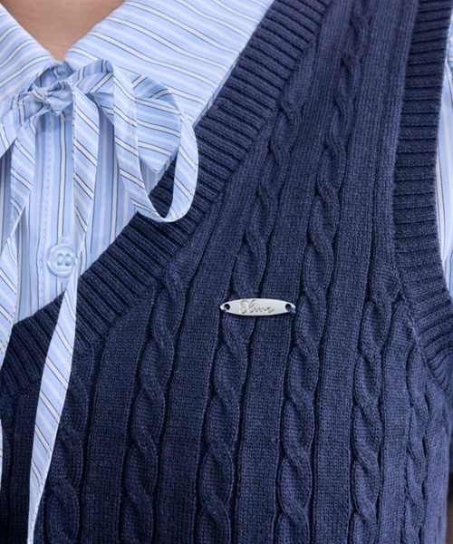 OLIVE des OLIVE（オリーブデオリーブ）の「シャツ×ケーブルベストセット（シャツ/ブラウス・レディース・ベージュ/ネイビー/トップグレー・FREE）」の19枚目の写真