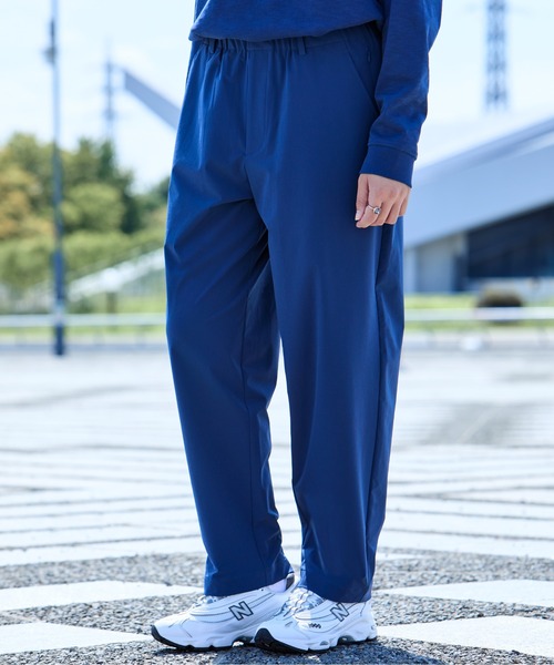 NB GREY テーパードパンツ（スラックス）｜New Balance