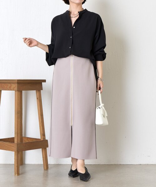 Jena espace merveilleux(ジェナ エスパスメルヴェイユ)の「バックラッフルシャツ(シャツ/ブラウス・レディース・ブラック/ベージュ/パープル・FREE)」の4枚目の写真