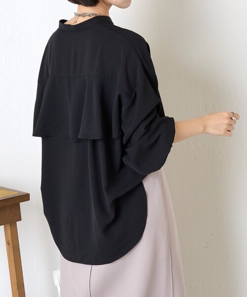 Jena espace merveilleux(ジェナ エスパスメルヴェイユ)の「バックラッフルシャツ(シャツ/ブラウス・レディース・ブラック/ベージュ/パープル・FREE)」の11枚目の写真