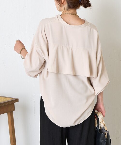 Jena espace merveilleux(ジェナ エスパスメルヴェイユ)の「バックラッフルシャツ(シャツ/ブラウス・レディース・ブラック/ベージュ/パープル・FREE)」の19枚目の写真