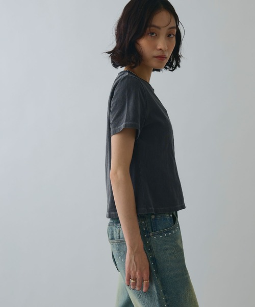 ELLEgirl(エルガール)の「《Barbie×ELLEgirl》 コンパクトTシャツ(Tシャツ/カットソー・レディース・オフホワイト/チャコール・FREE)」の14枚目の写真