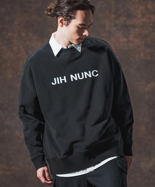 Jih Nunc（ジーヌンク）の「msw1728-ロゴプリント裏起毛スウェットプルオーバー(JIH-R1140)（スウェット・メンズ・ブラック/パープル/チャコール・L/M/S）」の2枚目の写真