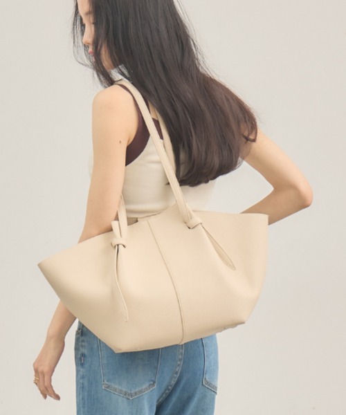 NEUNA（ヌナ）の「【ポーチ付き！】ノットフェイクレザーバッグ（トートバッグ・レディース・アイボリー/ブラック/モカ・FREE）」の2枚目の写真