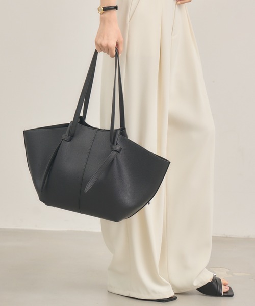 NEUNA（ヌナ）の「【ポーチ付き！】ノットフェイクレザーバッグ（トートバッグ・レディース・アイボリー/ブラック/モカ・FREE）」の15枚目の写真