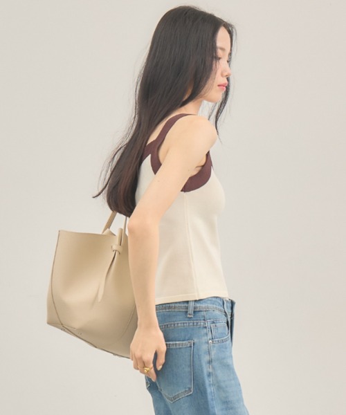 NEUNA（ヌナ）の「【ポーチ付き！】ノットフェイクレザーバッグ（トートバッグ・レディース・アイボリー/ブラック/モカ・FREE）」の12枚目の写真