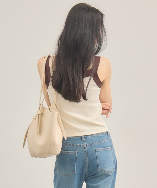 NEUNA（ヌナ）の「【ポーチ付き！】ノットフェイクレザーバッグ（トートバッグ・レディース・アイボリー/ブラック/モカ・FREE）」の16枚目の写真