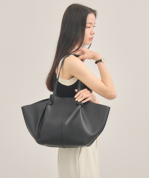 NEUNA（ヌナ）の「【ポーチ付き！】ノットフェイクレザーバッグ（トートバッグ・レディース・アイボリー/ブラック/モカ・FREE）」の22枚目の写真