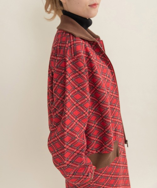 CHILD WOMAN（チャイルドウーマン）の「チェック柄キルトジャカード ブルゾン（ブルゾン・レディース・レッド・FREE）」の2枚目の写真