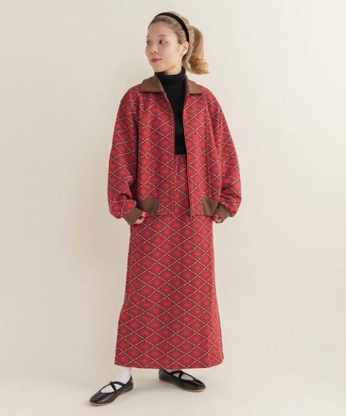 CHILD WOMAN（チャイルドウーマン）の「チェック柄キルトジャカード ブルゾン（ブルゾン・レディース・レッド・FREE）」の4枚目の写真