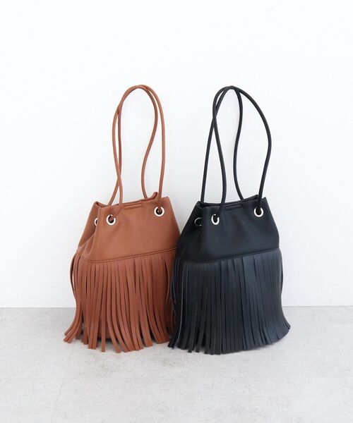 Green　Parks（グリーンパークス）の「andmikka.フリンジ巾着ショルダーバッグ（ハンドバッグ・レディース・ブラウン/ブラック・FREE）」の3枚目の写真