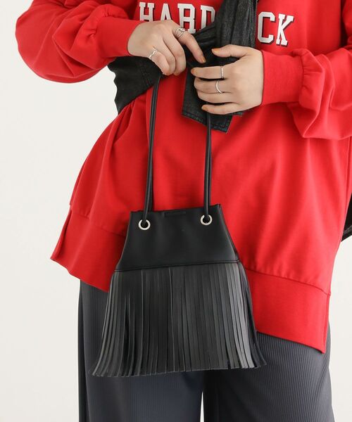 Green　Parks（グリーンパークス）の「andmikka.フリンジ巾着ショルダーバッグ（ハンドバッグ・レディース・ブラウン/ブラック・FREE）」の10枚目の写真