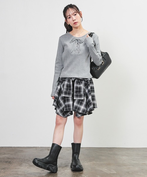 Honeys(ハニーズ)の「シャツ巻き風ミニスカート(スカート・レディース・レッド系その他/ブラック系その他/イエロー系その他・L/M/S)」の4枚目の写真