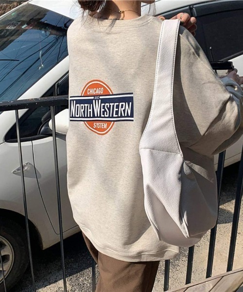 maison de LATIR（メゾンドラティール）の「NORTH WESTERN　大人カジュアル薄手・軽量長袖トレーナー（スウェット・レディース・ネイビー/グレー・FREE）」の9枚目の写真