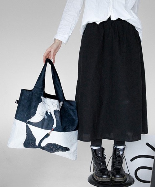 MILLION CARATS（ミリオンカラッツ）の「【アート × エシカル】《LOQI》お気に入りの画家をバッグに持つ“ちょいアート”習慣。機能と美がひとつに溶け込んだ、等身大の“美しい日常”バッグ - 【耐荷重20kgと撥水加工】（エコバッグ/サブバッグ・レディース・ホワイト/オフホワイト/サックスブルー/ブラック系その他2/ホワイト系その他2/ネイビー系2/ネイビー系1/イエロー/ブルー/グリーン/マルチ/ホワイト系その他/その他1/ブラック系その他/ブルー系その他/その他/イエロー系その他/ベージュ/ブラック/ネイビー/ブラウン・FREE）」の5枚目の写真