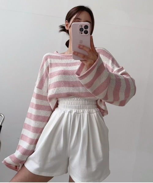 semuse(セミューズ)の「ボーダー柄バックカシュクールニットトップス(ニット/セーター・レディース・ブラック/ベージュ/ピンク・FREE)」の1枚目の写真