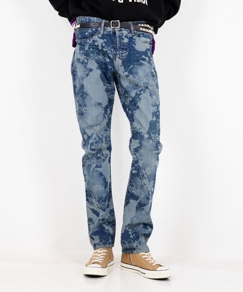 HYSTERIC GLAMOUR（ヒステリックグラマー）の「DROPPING&SKULL柄 スリムストレートデニムパンツ（デニムパンツ・メンズ・ライトインディゴブルー・28inch/29inch/30inch/31inch/32inch/34inch）」の6枚目の写真