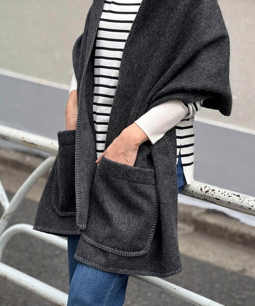 TWEED MILL(ツイードミル)の「【TWEEDMILL/ツィードミル】 ポケットショール(ストール/ショール・レディース・チャコールグレー/ベージュ・FREE)」の2枚目の写真