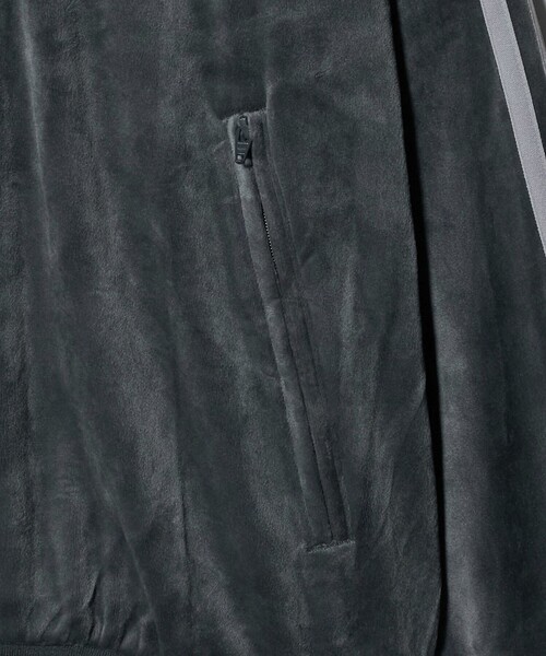 adidas Originals(アディダスオリジナルス)の「<adidas Originals>ファイヤーバード ベロアトラックトップ(ジャージ・レディース・ダークブラウン/ダークグリーン/ダークグレー・S/XS)」の20枚目の写真