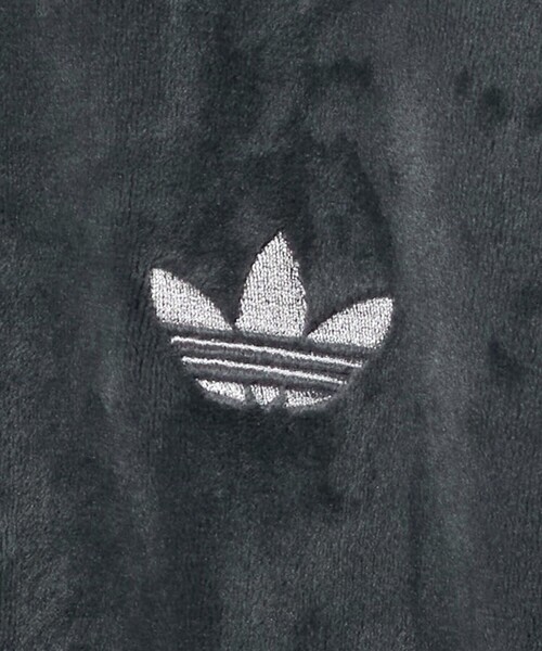 adidas Originals(アディダスオリジナルス)の「<adidas Originals>ファイヤーバード ベロアトラックトップ(ジャージ・レディース・ダークブラウン/ダークグリーン/ダークグレー・S/XS)」の21枚目の写真