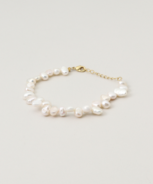 SLOBE IENA（スローブイエナ）の「AGAPEE パールブレスレット ESTEE BRACELET（ブレスレット・レディース・ゴールド・FREE）」の4枚目の写真