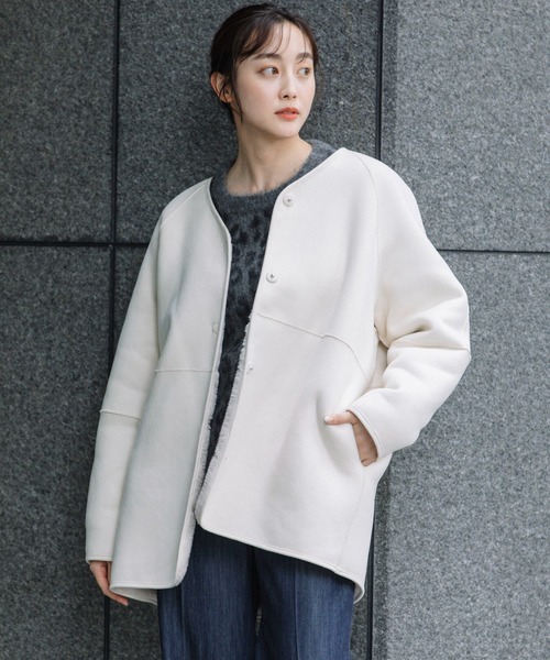 Munich(ミューニック)の「ウールシープボアムートンリバーシブルノーカラーコート(ムートンコート・レディース・アイボリー/ブラック/ライトベージュ・S)」の14枚目の写真