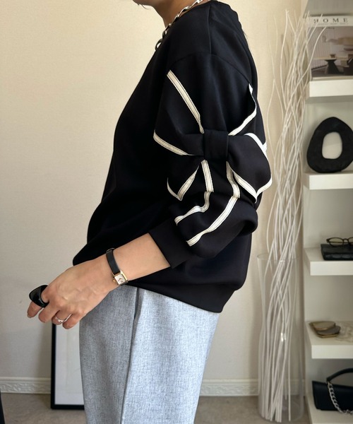 deux amour(ドゥーザムール)の「リボン付きトレーナー(スウェット・レディース・ベージュ/ブラック/カーキ/ホワイト・M~L)」の6枚目の写真