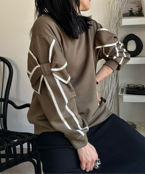 deux amour(ドゥーザムール)の「リボン付きトレーナー(スウェット・レディース・ベージュ/ブラック/カーキ/ホワイト・M~L)」の13枚目の写真