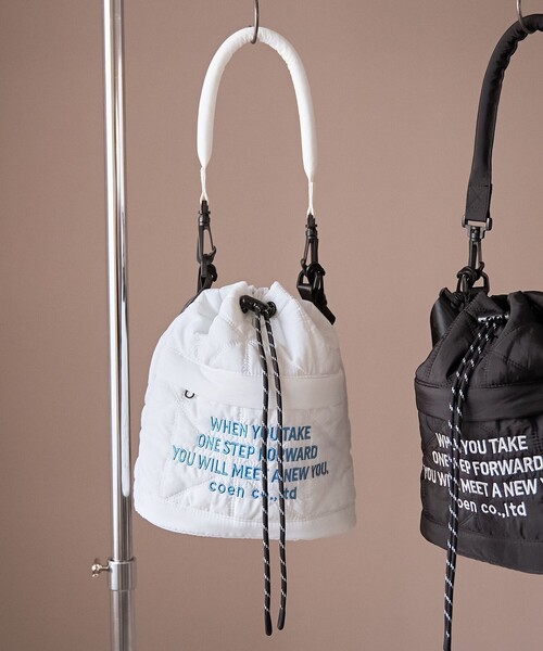 coen（コーエン）の「【再入荷・新色登場】ロゴ刺繍 幾何柄 キルト巾着ショルダーバッグ（ショルダーバッグ・レディース・その他2/その他4/シルバー/ブラック/ホワイト・FREE）」の2枚目の写真