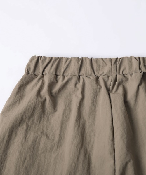 La-gemme(ラジェム)の「サイドレースライントラックパンツ(その他パンツ・レディース・ダークブラウン/ベージュ/ブラック・L/M)」の9枚目の写真