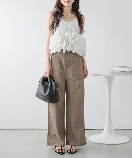 La-gemme(ラジェム)の「サイドレースライントラックパンツ(その他パンツ・レディース・ダークブラウン/ベージュ/ブラック・L/M)」の13枚目の写真