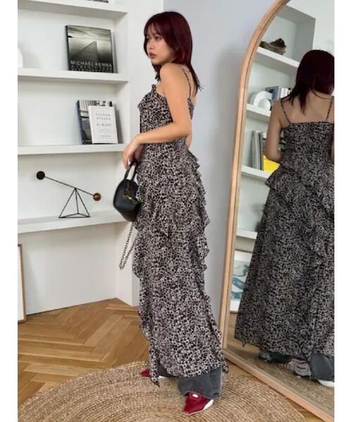 EVRIS（エヴリス）の「ギャザーアシンメトリーロングワンピース（ワンピース・レディース・ブラック/その他1・SMALL/MEDIUM）」の8枚目の写真