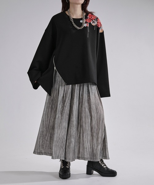 Ellno Loset（エルノロゼット）の「フラワープリントスリットジップポンチロンT（Tシャツ/カットソー・メンズ・ブラック/チャコール・SMALL/MEDIUM/LARGE）」の3枚目の写真