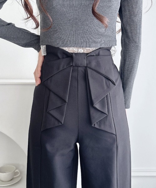 Loueme(ルエム)の「バックリボンタックパンツ(スラックス・レディース・ブラック/グレー・S/M)」の9枚目の写真