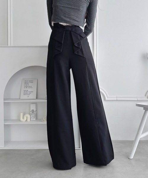 Loueme(ルエム)の「バックリボンタックパンツ(スラックス・レディース・ブラック/グレー・S/M)」の11枚目の写真