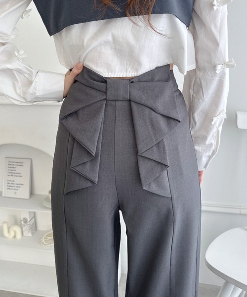Loueme(ルエム)の「バックリボンタックパンツ(スラックス・レディース・ブラック/グレー・S/M)」の3枚目の写真