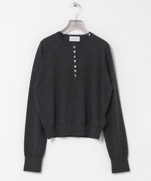 URBAN RESEARCH(アーバンリサーチ)の「new basic Lisse Cashmere henry knit(ニット/セーター・レディース・ベージュ系その他/チャコールグレー/ブルー系その他・FREE)」の2枚目の写真