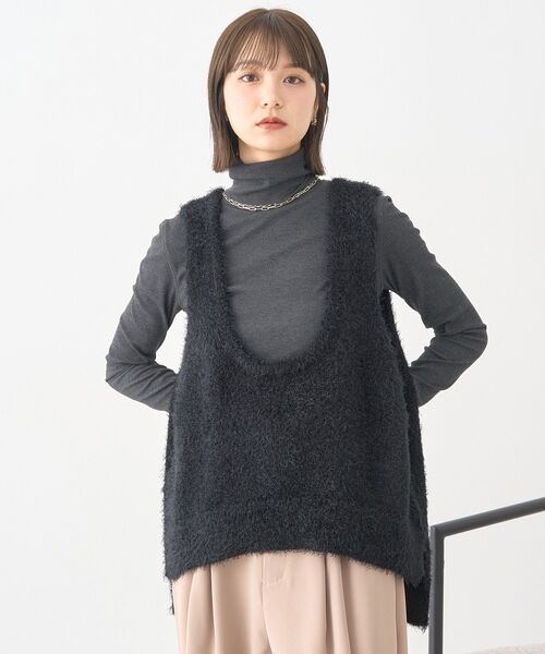 earth music&ecology(アースミュージックアンドエコロジー)の「フェザーUネックニットベスト(ベスト・レディース・ライトベージュ/ブラック/ライトグレー・FREE)」の12枚目の写真