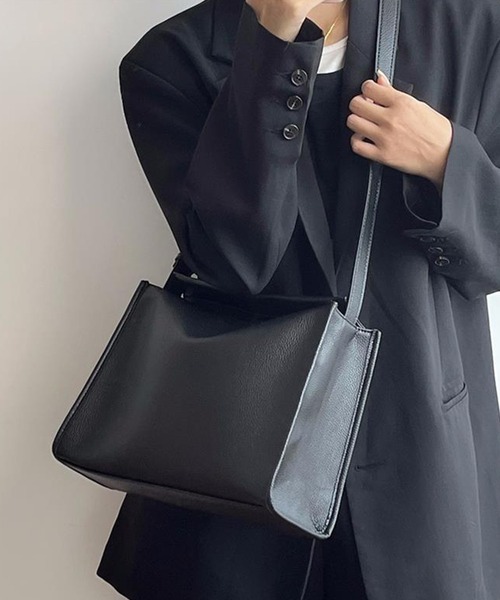 c.u.l(シーユーエル)の「スクエアー レザーライク ショルダーバッグ cula1312(ショルダーバッグ・レディース・ブラック・FREE)」の10枚目の写真