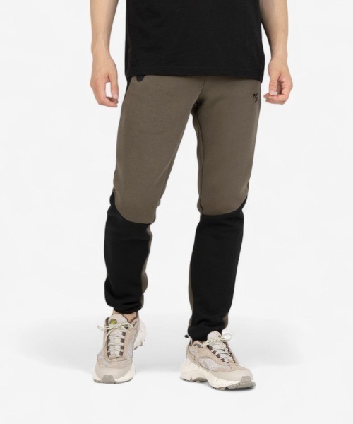 Reebok(リーボック)の「ジョガーパンツ / PANEL JOGGER(その他パンツ・メンズ・グレー/ブラック/アーミー・SMALL/MEDIUM/LARGE)」の1枚目の写真