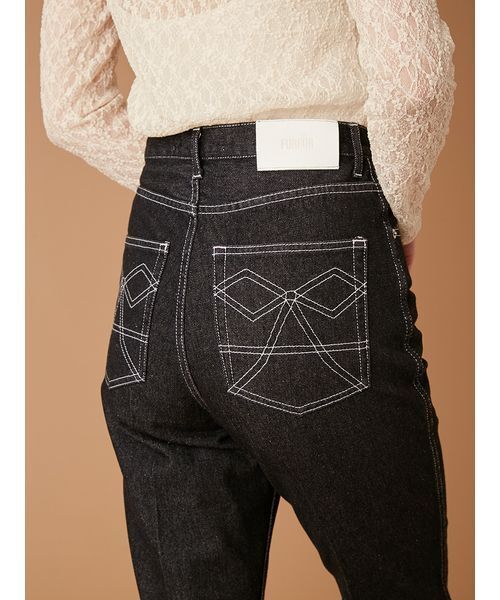 FURFUR（ファーファー）の「リボンステッチセミフレアデニムパンツ（デニムパンツ・レディース・ブラウン/ブラック/サックスブルー・0/1）」の2枚目の写真