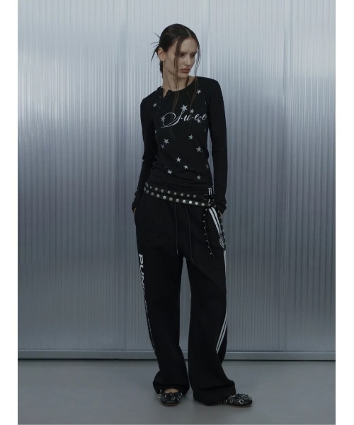 SETUPEXE(セットアップイーエックスイー)の「A'GEM/9 × .kom 『SETUPEXE/セットアップイーエックスイー』 STAR HENLEY NECK TOP/スター&ロゴ アシンメトリーボタン長袖Tシャツ(Tシャツ/カットソー・レディース・ブラック/ホワイト/イエロー・FREE)」の15枚目の写真