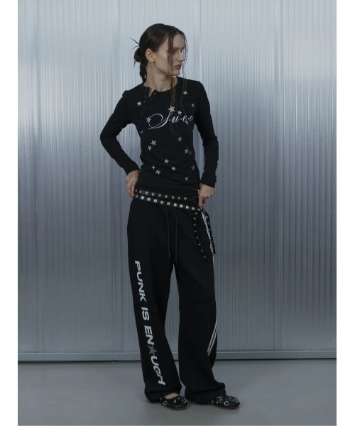 SETUPEXE(セットアップイーエックスイー)の「A'GEM/9 × .kom 『SETUPEXE/セットアップイーエックスイー』 STAR HENLEY NECK TOP/スター&ロゴ アシンメトリーボタン長袖Tシャツ(Tシャツ/カットソー・レディース・ブラック/ホワイト/イエロー・FREE)」の18枚目の写真