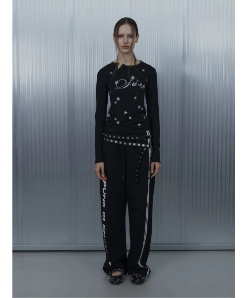 SETUPEXE(セットアップイーエックスイー)の「A'GEM/9 × .kom 『SETUPEXE/セットアップイーエックスイー』 STAR HENLEY NECK TOP/スター&ロゴ アシンメトリーボタン長袖Tシャツ(Tシャツ/カットソー・レディース・ブラック/ホワイト/イエロー・FREE)」の19枚目の写真