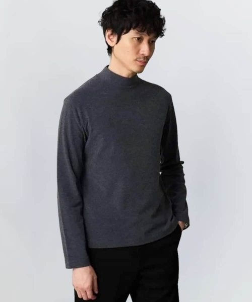 a.v.v(アーヴェヴェ)の「カチオンストレッチモックネックスTシャツ〈ON/OFF SERIES〉(Tシャツ/カットソー・メンズ・チャコールグレー/ブラック・50/48/46/44)」の1枚目の写真