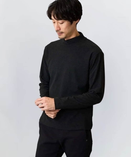 a.v.v(アーヴェヴェ)の「カチオンストレッチモックネックスTシャツ〈ON/OFF SERIES〉(Tシャツ/カットソー・メンズ・チャコールグレー/ブラック・50/48/46/44)」の2枚目の写真