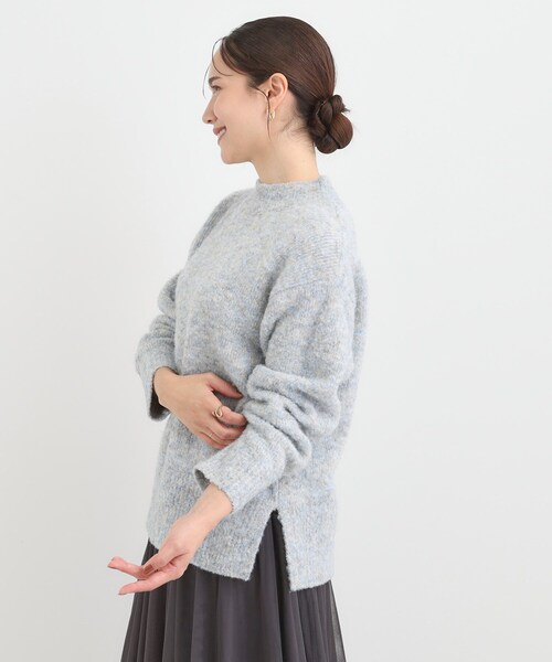 DRESKIP（ドレスキップ）の「【S-LL】ほんのりラメで華やか ふわふわハイネックニット（ニット/セーター・レディース・オフホワイト/スモーキーグリーン系/ライトグレー/ピンク系・01/02/03/04）」の10枚目の写真