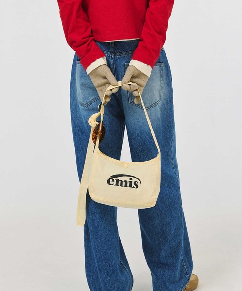 EMIS(イミス)の「NYLON MINI CROSSBODY BAG(メッセンジャーバッグ・レディース・ブラック/アイボリー/レッド・FREE)」の2枚目の写真