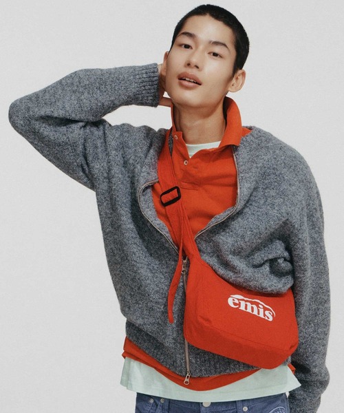 EMIS(イミス)の「NYLON MINI CROSSBODY BAG(メッセンジャーバッグ・レディース・ブラック/アイボリー/レッド・FREE)」の6枚目の写真